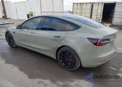 2022 Tesla Model 3 Long Range Dual Motor All-Wheel Drive z USA, uszkodzony, nr VIN 5YJ3E1EB2NF137402